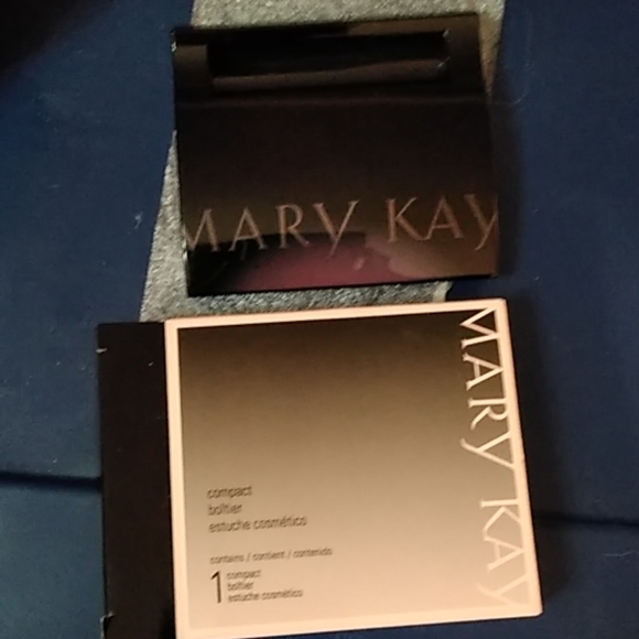 Compact - Picture 2 of 2